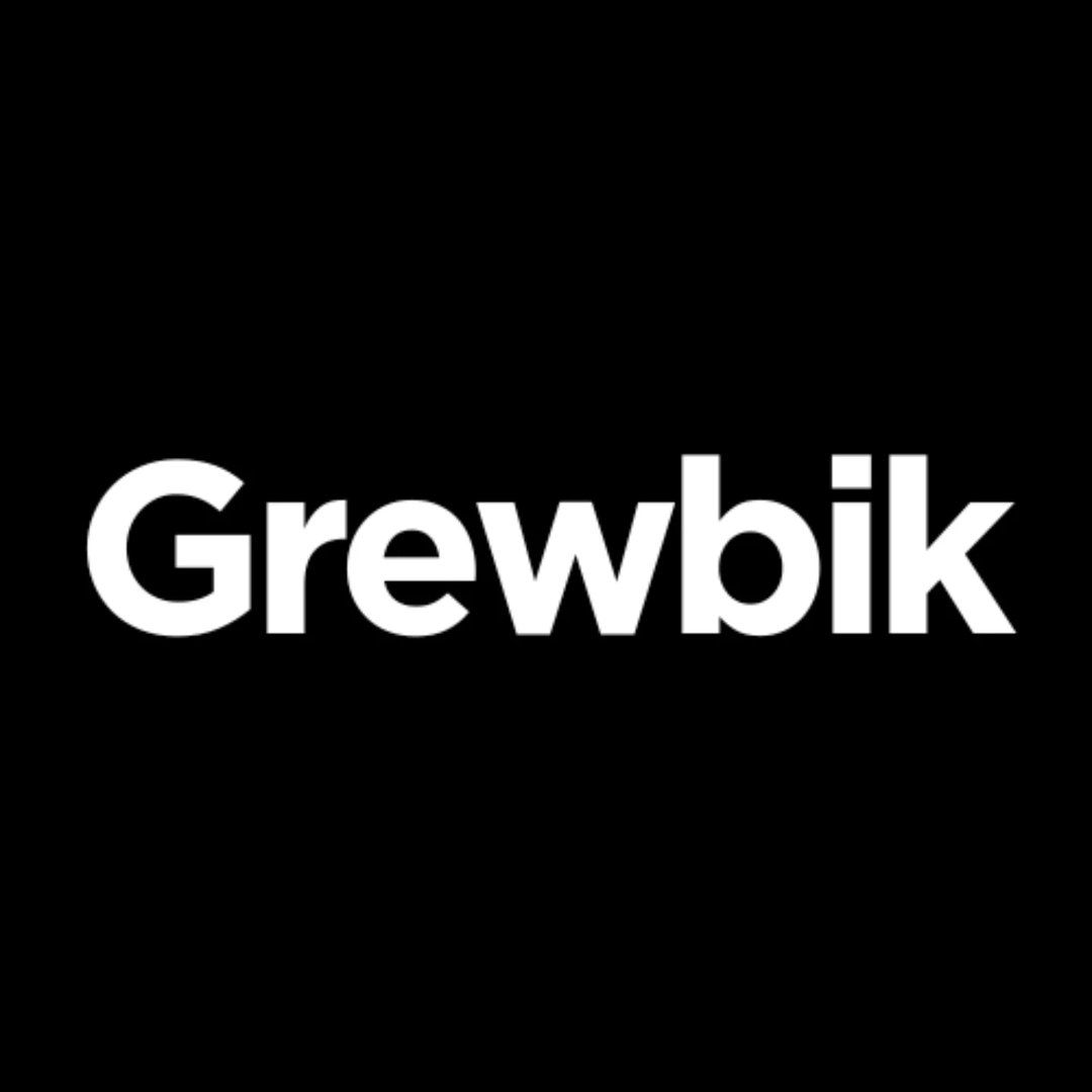 Svart bakgrund med vit text med företagets namn "Grewbik"